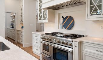 529 LEE Cir, Annapolis, MD 21403
