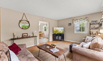 8 Stackpole Cir, Bourne, MA 02532