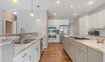 43949 BRUCETON MILLS Cir, Ashburn, VA 20147