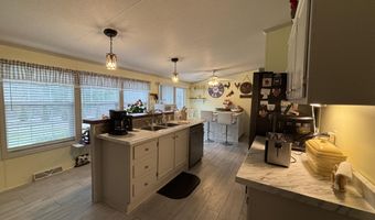 5 Freedom Ln, Belfast, ME 04915