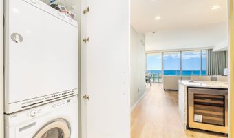 383 Kalaimoku St 3503, Honolulu, HI 96815