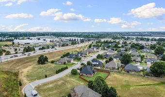 2711 SE 7Th St, Bentonville, AR 72712