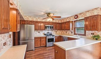761 Mayfair Ln, Algonquin, IL 60102
