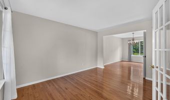 392 Sedgewood Ln, Ann Arbor, MI 48103