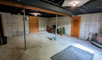 904 Guthrie St, Adair, IA 50002