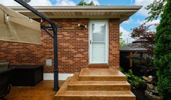 10202 Jubil Dr, Affton, MO 63123