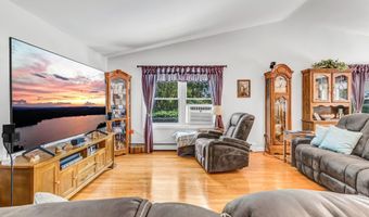 1391 Turner St, Auburn, ME 04210