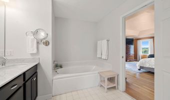 4 Bittersweet Lane 4, Bourne, MA 02532