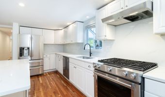150 Chestnut St, Branford, CT 06405