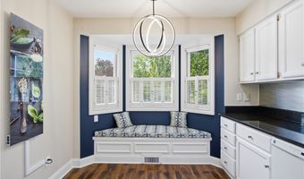 700 Hampton Cir 8, Aurora, OH 44202