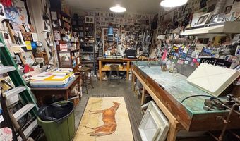 30 Bradford St, Bristol, RI 02809