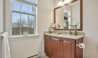 19 Putnam Ln 19, Danbury, CT 06810