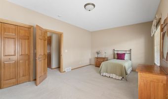 3831 N WAYSIDE Ln, Appleton, WI 54913