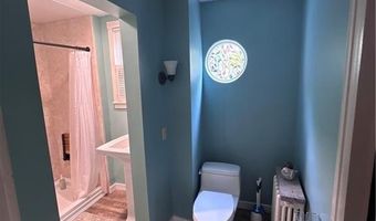 26 Perry St 1, Newport, RI 02840