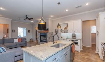 7703 CRESTLINE Dr, Amarillo, TX 79119