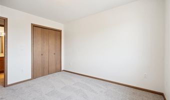 70 Circle Dr 1, 2, 3, 6, 8, North Liberty, IA 52317