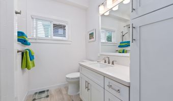 66-166 Waialua Beach Rd A, Haleiwa, HI 96712