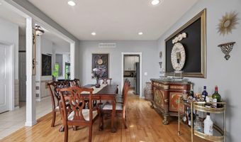 126 Manhattan Ave, Bayville, NJ 08721