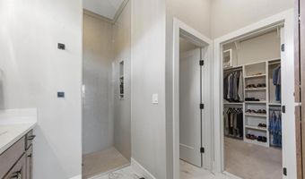 5926 E Forbes Ct, Bel Aire, KS 67220