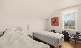 51 Warner St, Newport, RI 02840