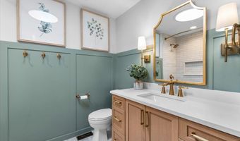 2012 N Yale Ave, Arlington Heights, IL 60004