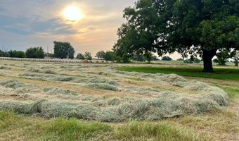 1370 Parker Dairy Rd, Alvord, TX 76225