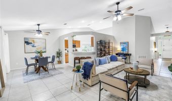 303 LAKEWAY Ln, Apollo Beach, FL 33572