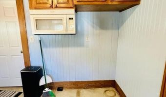 243 E 17th St, Baxter Springs, KS 66713