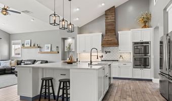 5865 Egan Crest Dr, Las Vegas, NV 89149