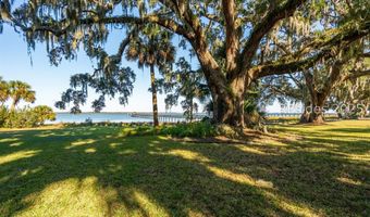 210 Old Plantation Dr, Beaufort, SC 29907