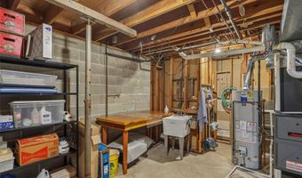 416 N 11th Street Pl, Adel, IA 50003