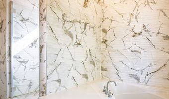 372 Foxboro Dr, Avon, IN 46123