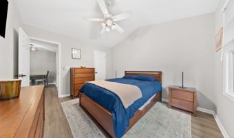 10 Stonyridge Dr, Bayonne, NJ 07035