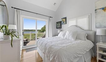 38 Pierce Ave, Jamestown, RI 02835