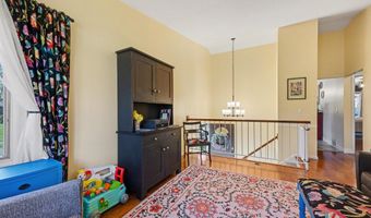 1472 Arden View Dr, Arden Hills, MN 55112