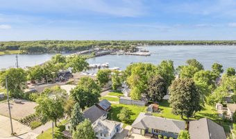 66 Gingles Dr, Arnolds Park, IA 51331