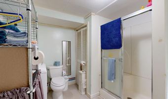 1776 Riverside Dr, Auburn, ME 04210