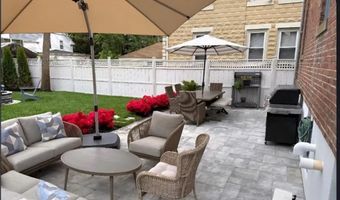 21 Bedlow Ave, Newport, RI 02840
