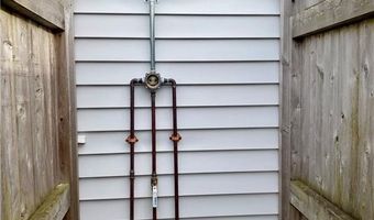 182 Newport Ave, Middletown, RI 02842
