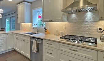 162 Ivy Hill Dr, Aberdeen, NJ 07747