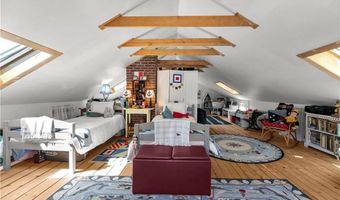 22 Greenough Pl, Newport, RI 02840