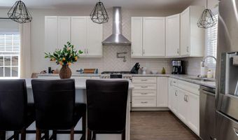 214 Iroquois Ave, Beach Haven, NJ 08008