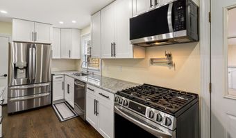 46 Pheasant Dr, Bayville, NJ 08721
