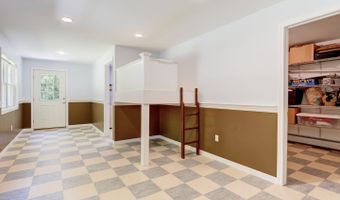 35 Woodsedge Ct, Berlin, CT 06037