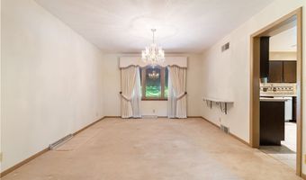 4741 Laburnum Dr, Akron, OH 44319