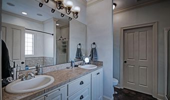 243 E Pinebrook Dr, Brandon, MS 39047