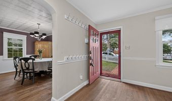 9908 DICKENS Ave, Bethesda, MD 20814