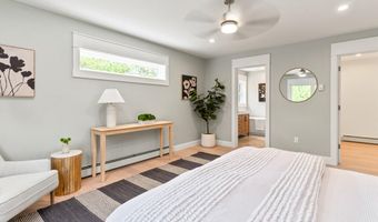 907 Richville Rd, Standish, ME 04084