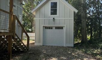 216 15th St, Apalachicola, FL 32320