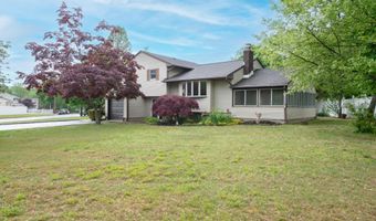 540 Sherman Ave, Belford, NJ 07718